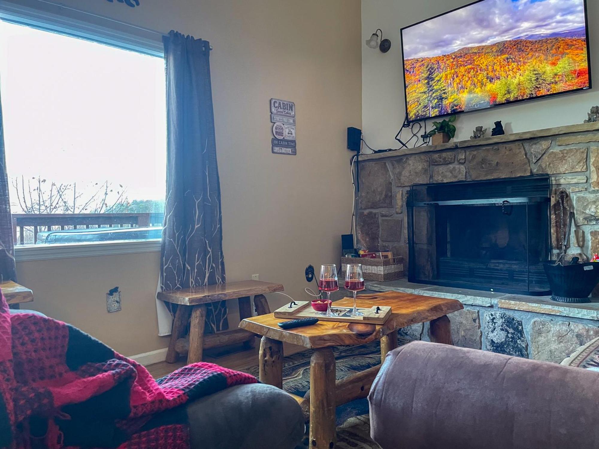 Heavenly View - Bear Themed Cabin, Hottub, Dog-Friendly, Near Gatlinburg Ngoại thất bức ảnh