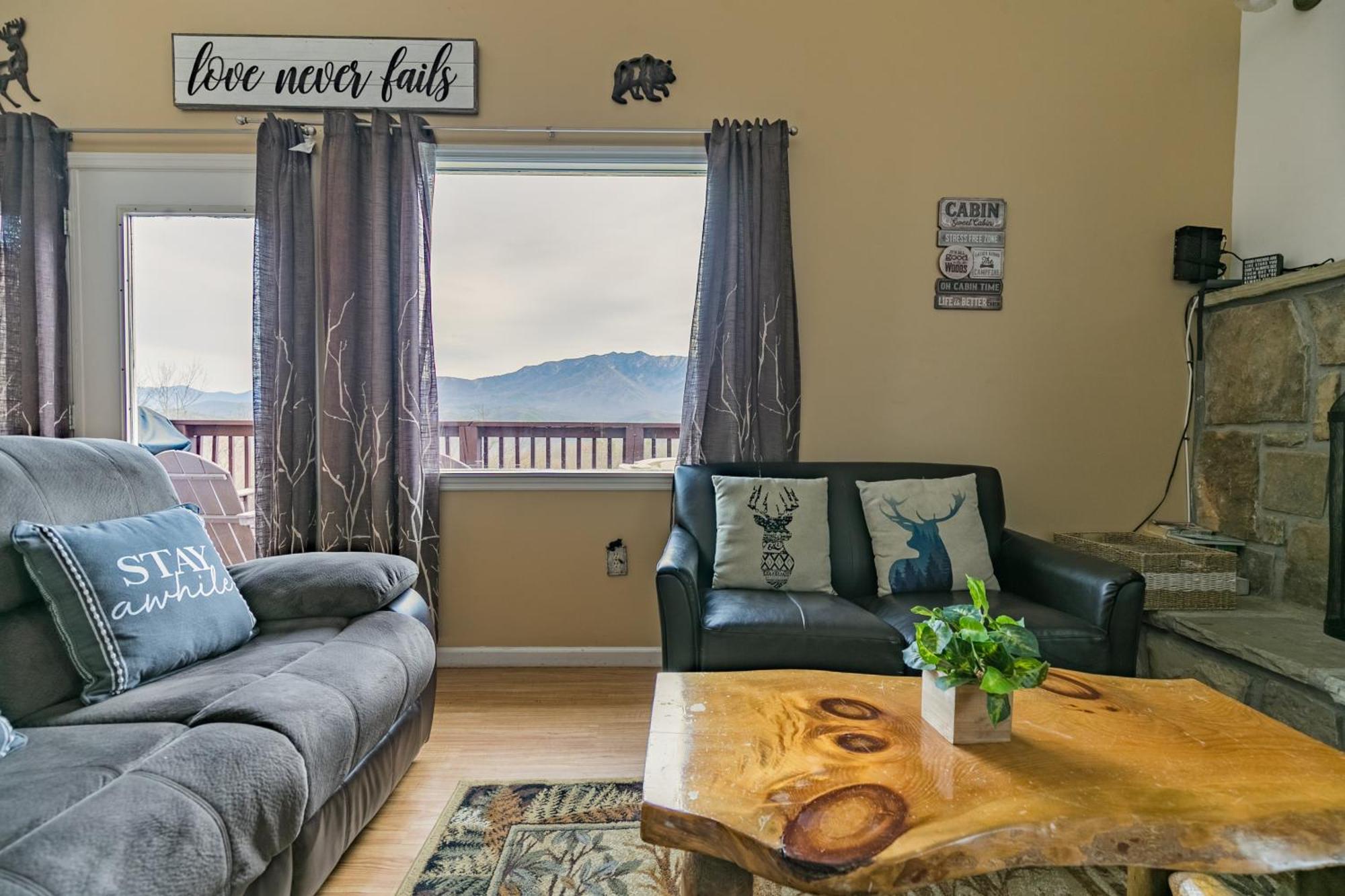 Heavenly View - Bear Themed Cabin, Hottub, Dog-Friendly, Near Gatlinburg Ngoại thất bức ảnh